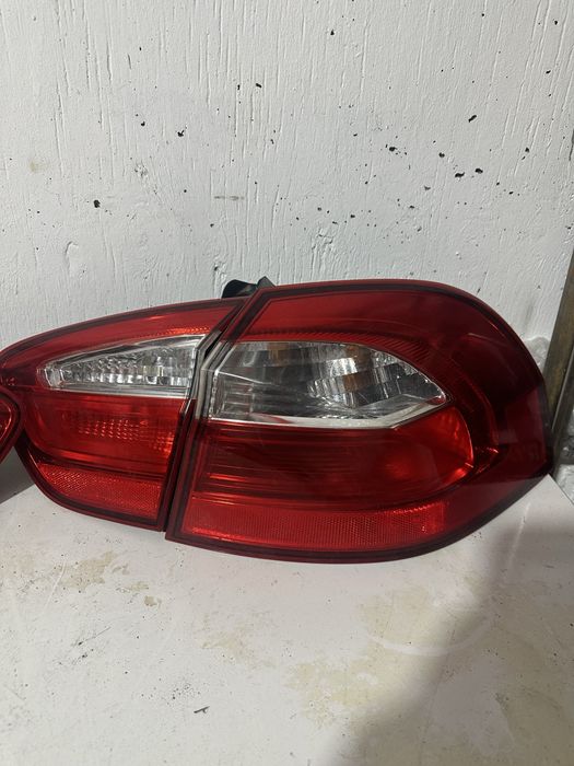 Задние фонари на KIA Rio