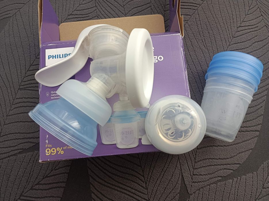 Philips Avent ръчна помпа за изцеждане + контейнери за кърма  и протектори за зърна