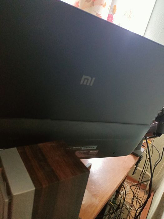 монитор Xiaomi. .