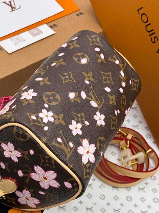 Дамска чанта луксозна