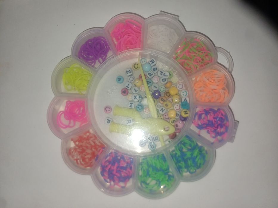 Резеңкеден білезік тоқу