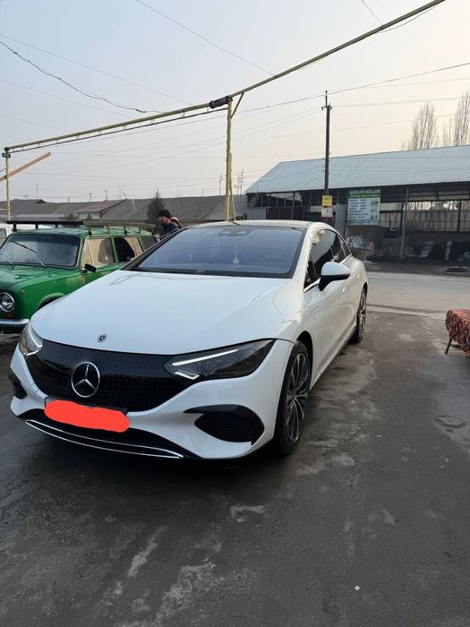 Mercedes-Benz EQE350+