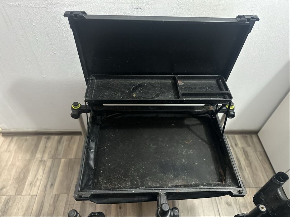 Set Pescuit : Scaun Preston Inception 3D 150 + Masă Matrix PRO Feeder Tray