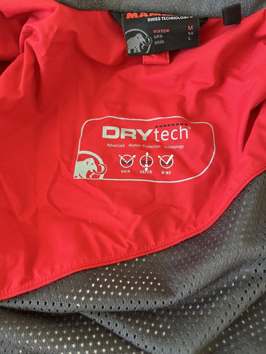 Оригинално дамско водонепромокаемо яке Mammut размер М