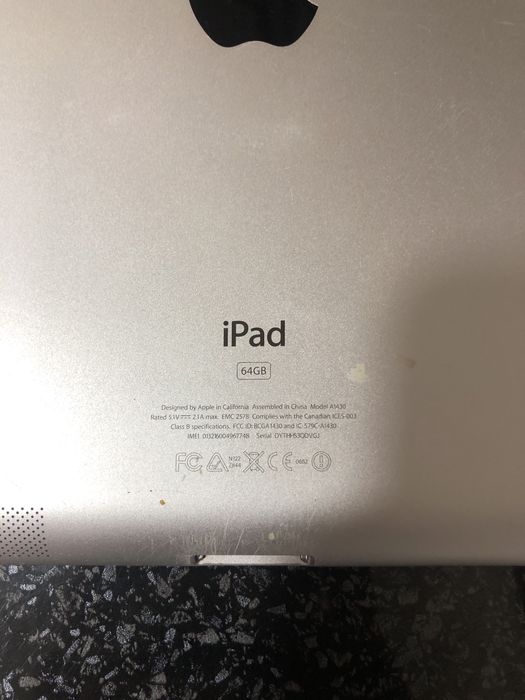 iPad Wi-Fi + Cellular (3-го поколения)