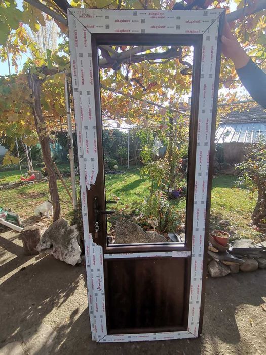 PVC врата  цвят орех