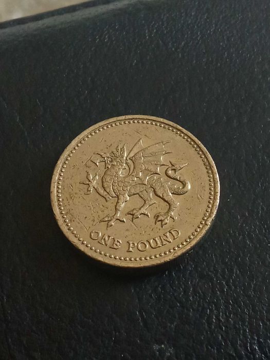 Elizabeth 2 2000 Рядка монета