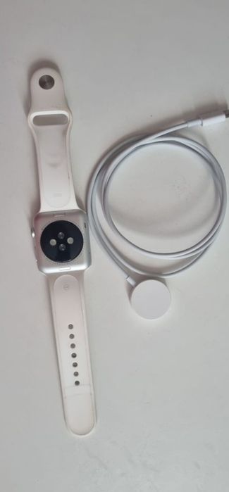 Продаю Apple Watch Series 1