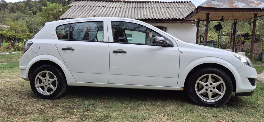 Vand opel astra H  1.8 benzina din 2009