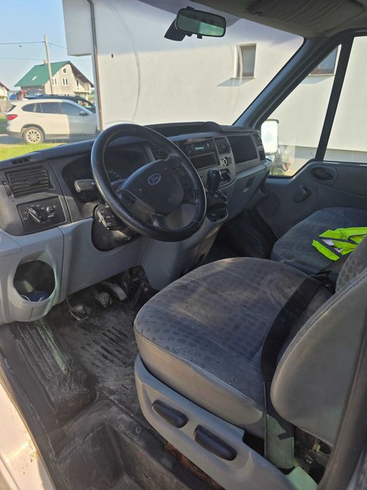 Vând Ford Transit, an 2008,8+1 locuri