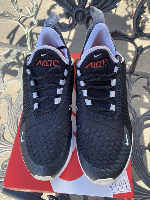 Adidas Nike air 270