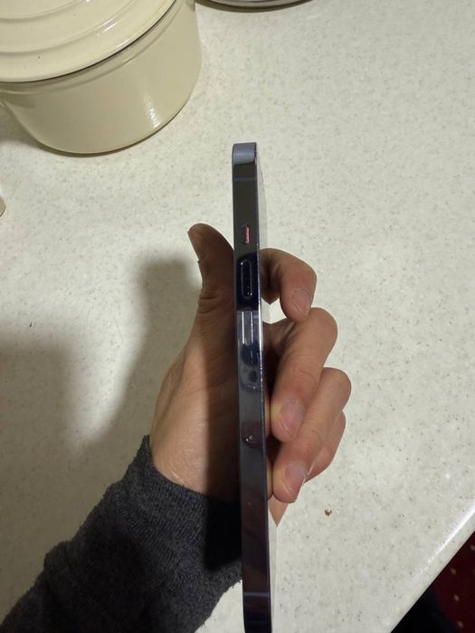 Iphone 13 pro 256 taliy