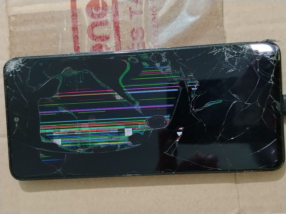 Huawei Nova 9 SE JLN-LX1  cu display-ul spart. Placa este buna. Pentru piese