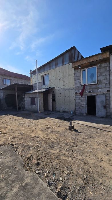 Продам 3 комн.дом район Спартак