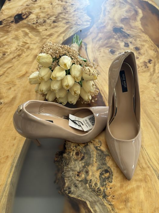 Лачени обувки на ток Nine west