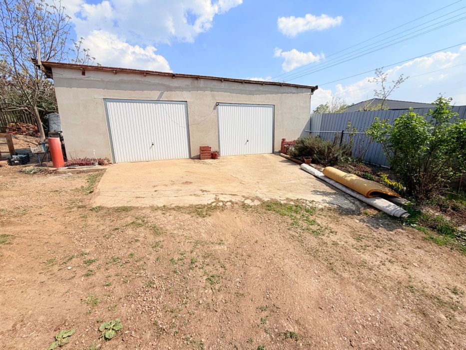 Vand casa in Paleu, Jud Bihor! 3 camere, living mare, garaj dublu. Teren 711 mp.