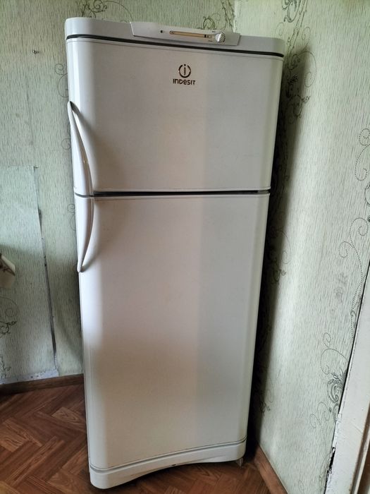 Продам холодильник б/у