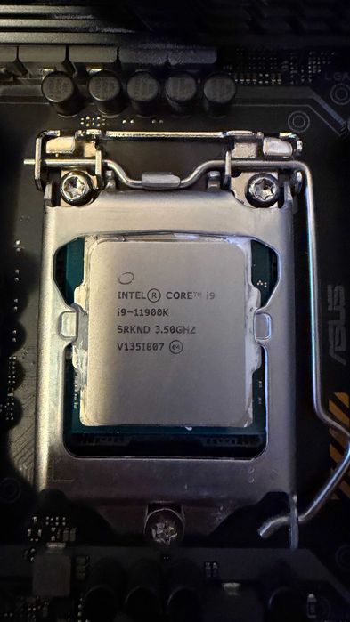 Placa de baza Asus + CPU I9 + Memorii + SSD