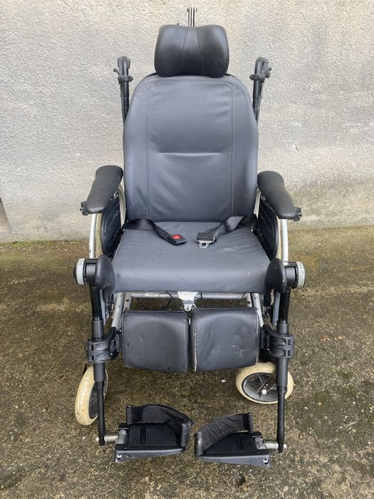 Scaun rulant multifunctional