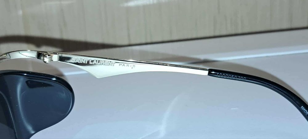 Ochelarii de soare de lux Yves Saint Laurent Paris
