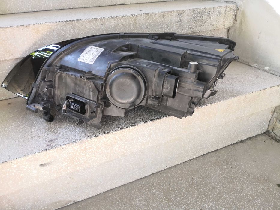 Фар Audi TT Xenon десен/Фар Ауди ТТ Ксенон Оригинален