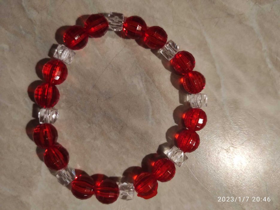 Продавам гривни- ръчно изработени