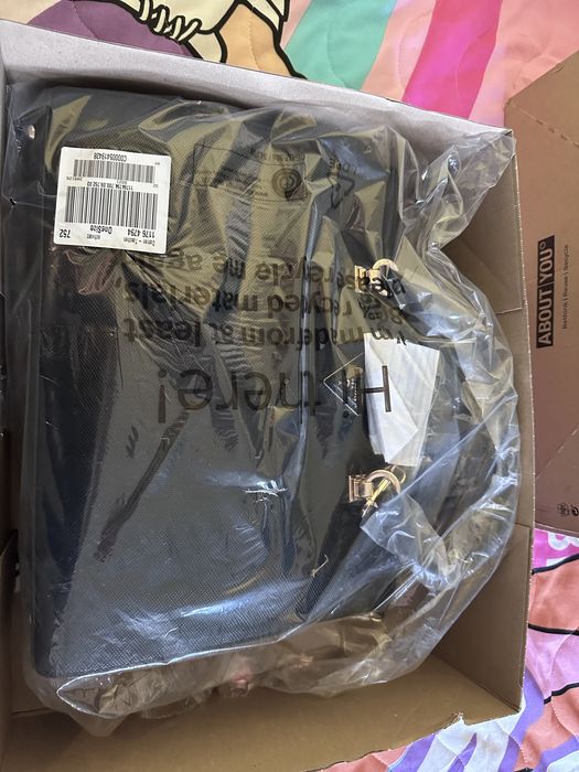 Дамска чанта GUESS Brynlee High Society Carryall Black