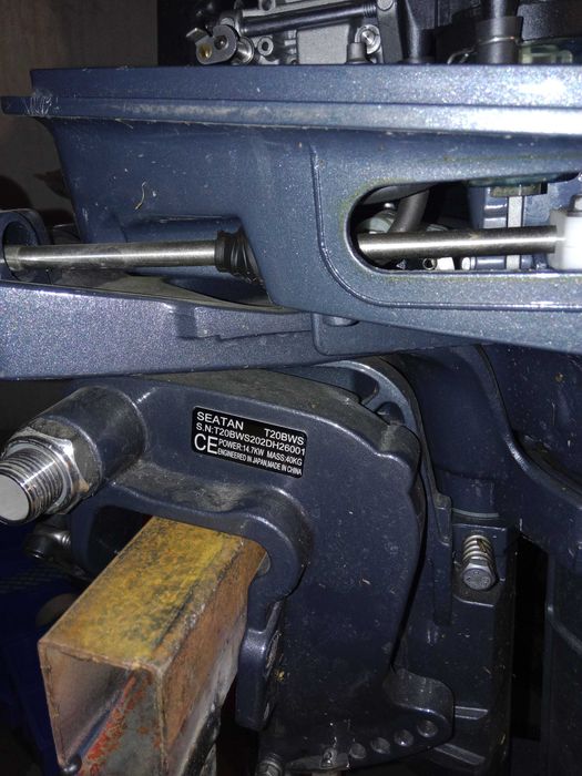 Продам двигатель на лодку SEATAN 20