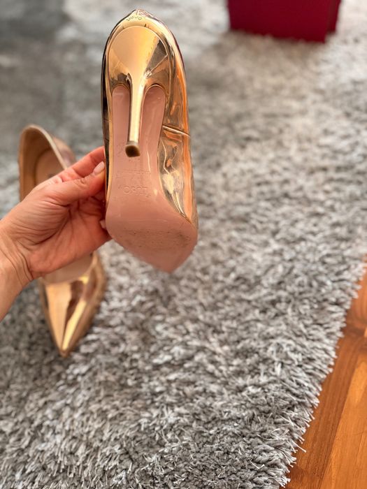 Liu Jo обувки в златен цвят - 39 размер, носени веднъж
