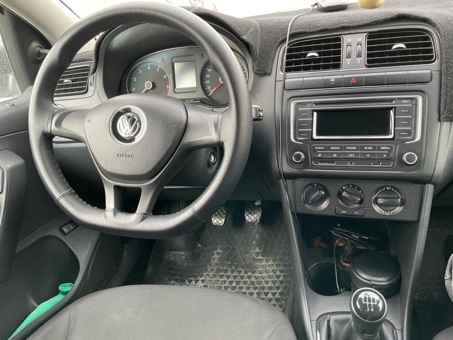 Машина volkswagen polo