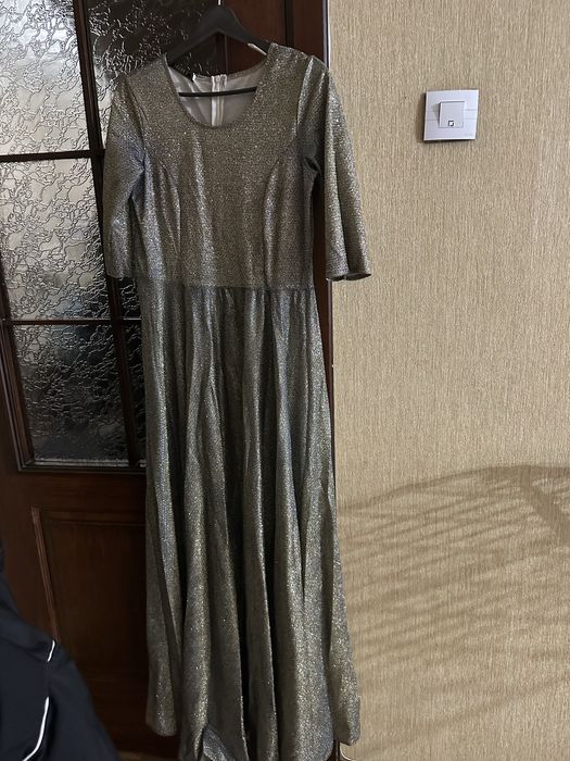 Продаю платье все по 2000