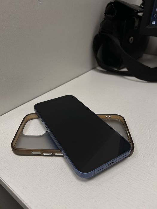 Продается 13 айфон