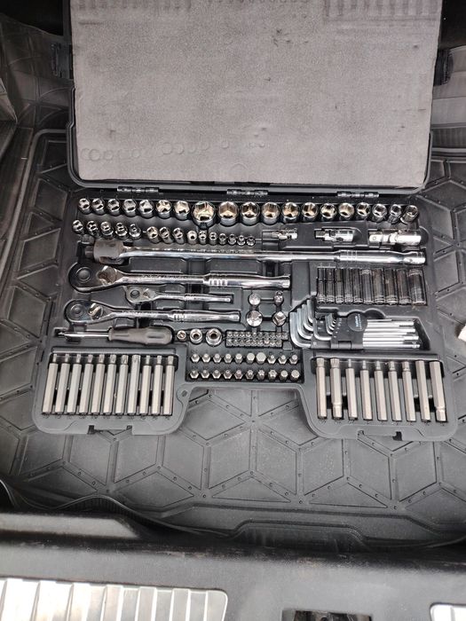 Trusa halfords advance nouă