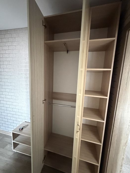 Продам Шкаф в прихожую