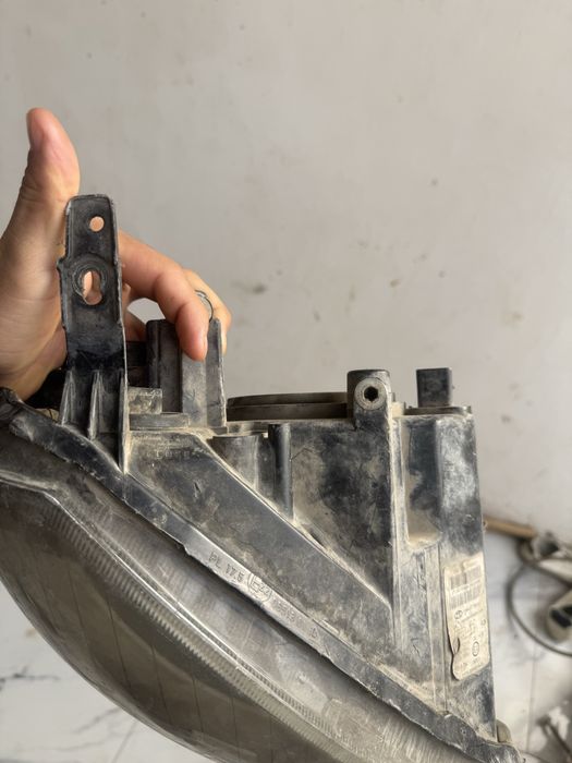 Фара на приору правый