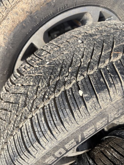 Vand anvelope noi rulate 200 km