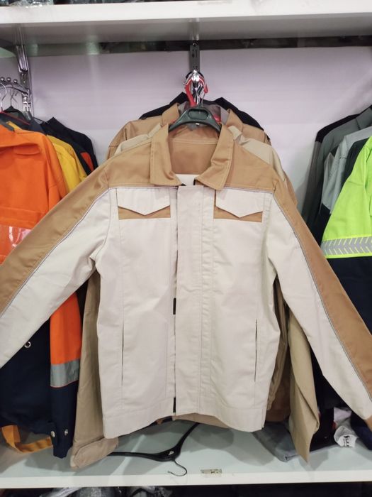 Unifotmalar jeletka  kepka va boshqalar narsalar