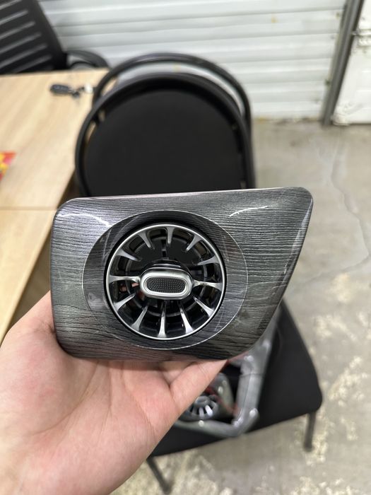 Дефлекторы воздуховода AMG Cobalt