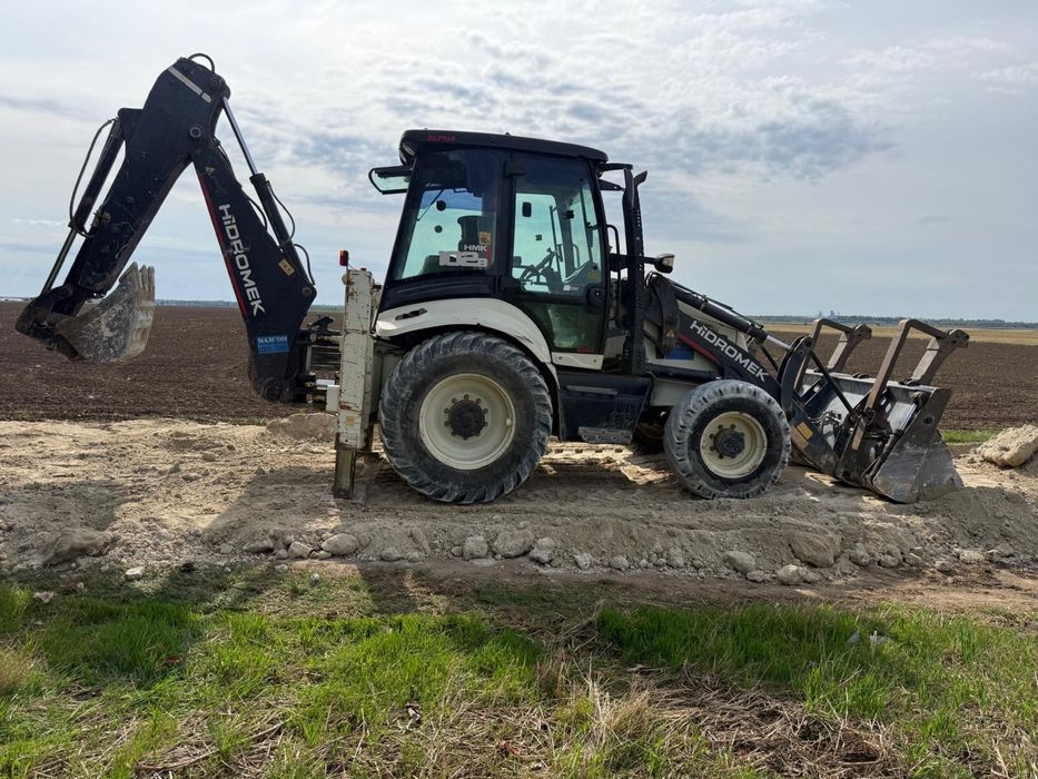 Buldo Buldoescavator Hidromek Hmk 102 B, jcb komatsu caterpilar