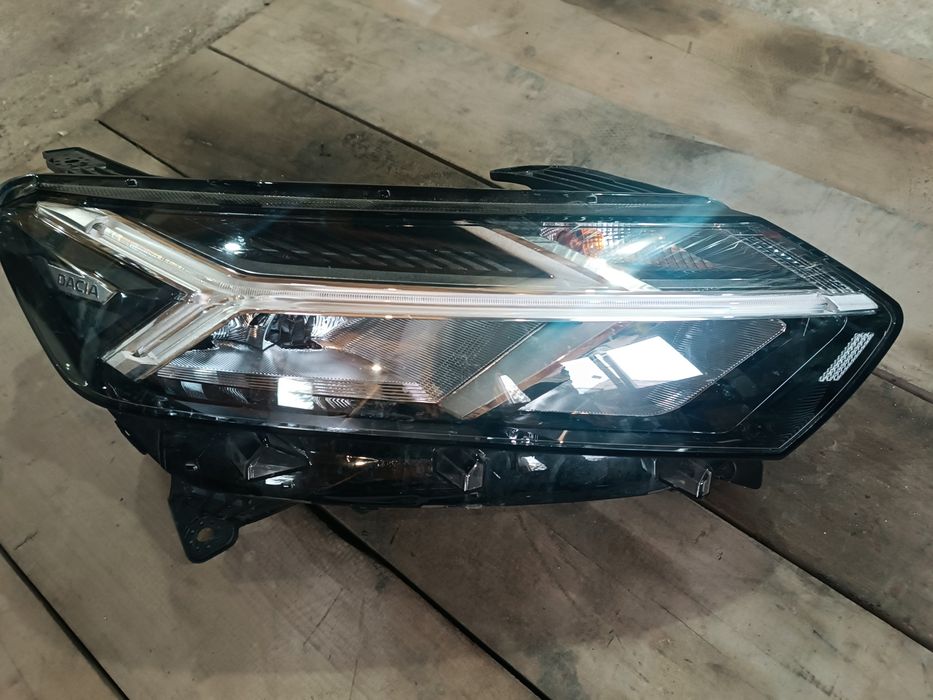 Lampa far Logan Duster2 Sandero Lampa far stop Dacia Sandero Stepway lampa far Renault Megane3 Scenic3 Scenic2 lampa far Clio4 bara fata Dacia Logan