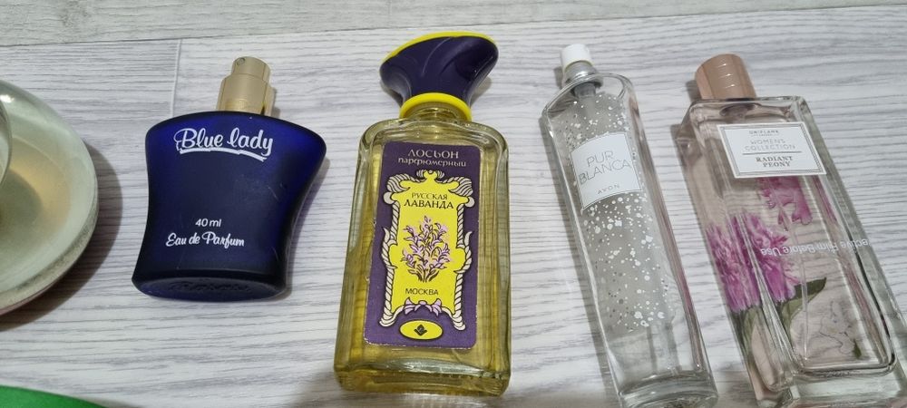 Жeнский паpфюм духи.