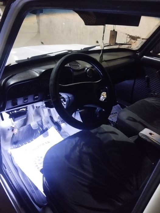 2106Jiguli holati ortacha yurip turgano'zim minip yurgan moshinam  hoh