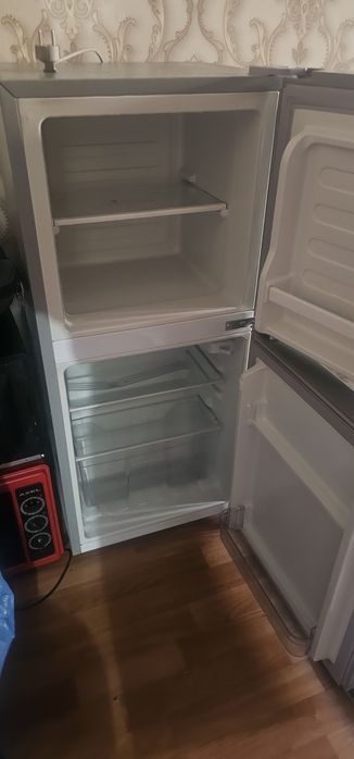 Холодильник почти новый, использовали 2 месяца
