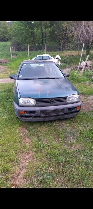 Продавам на части Голф 3 1.9тди 90кс.