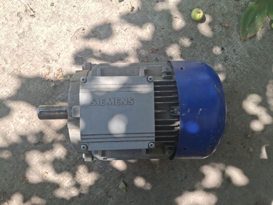 Motor   electric 5.5 kW x1500 Rpm Siemens, în talpa