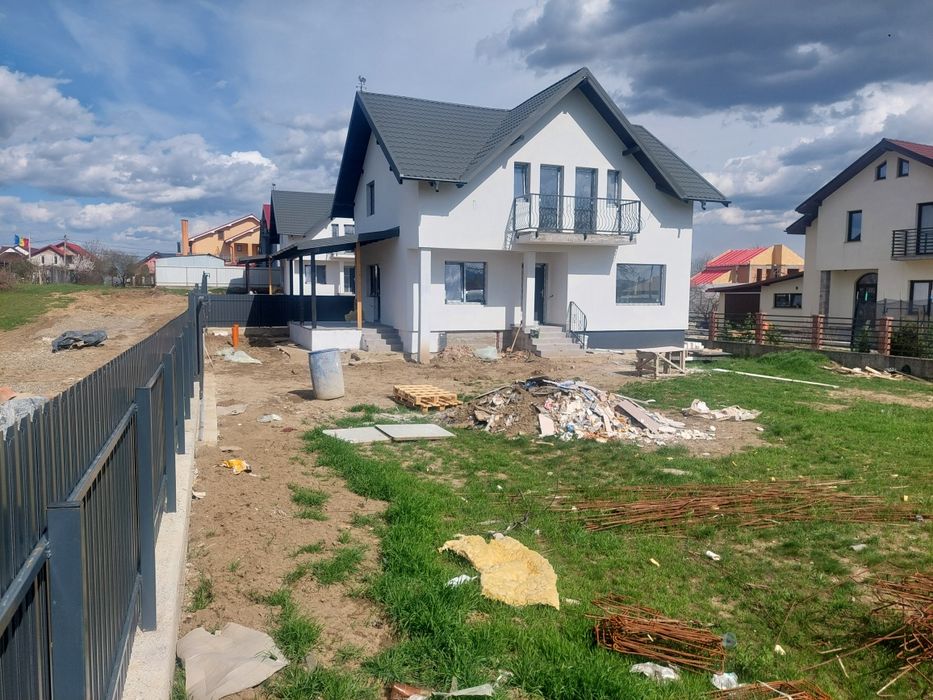 Vilă din cărămidă la cheie în Lilieci