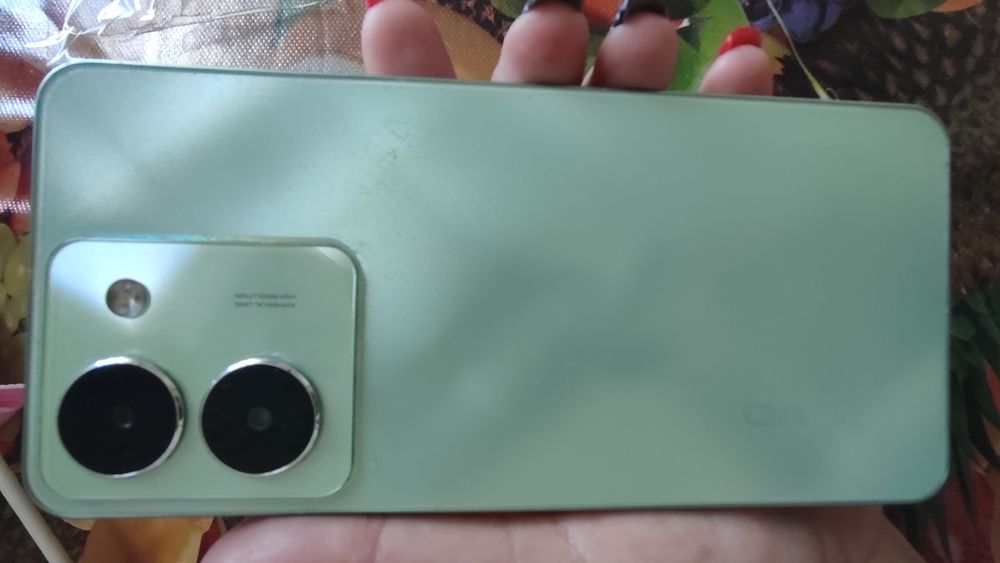 Продам смартфон vivo Y27s