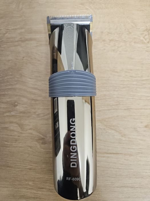 Машинка за подстригване  на коса и брада