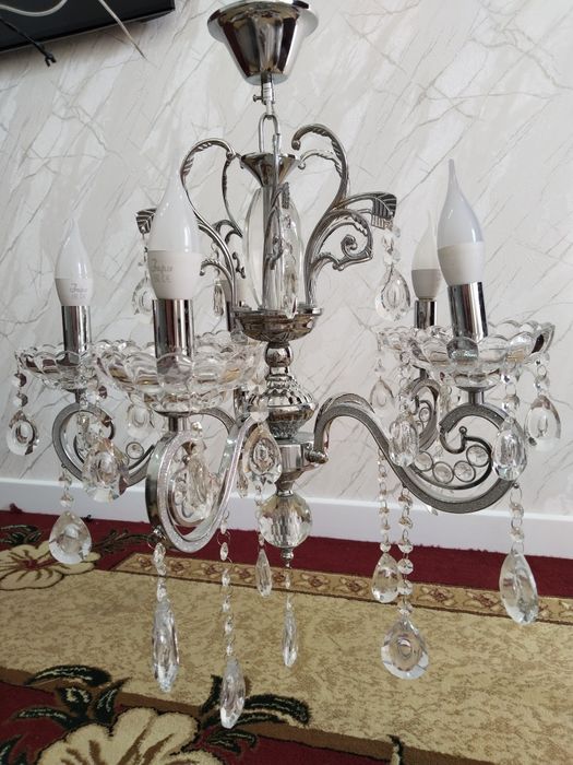 Люстры потолочные