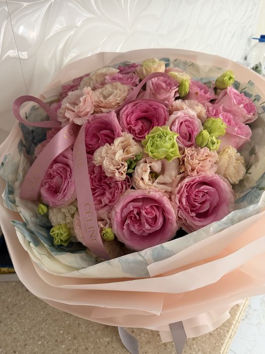 Продаю цветы подарили